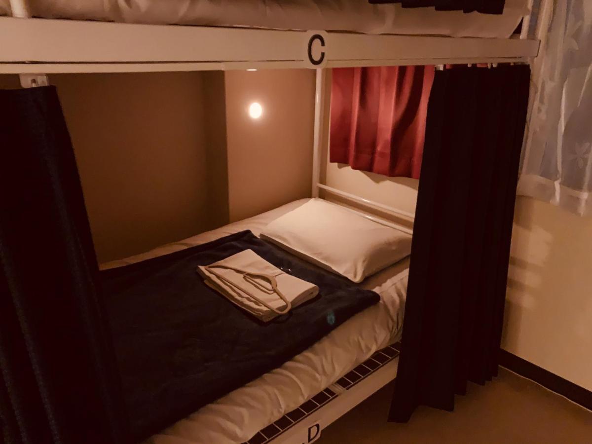 Guesthouse Shiawase Eki Fukuoka  Exterior photo